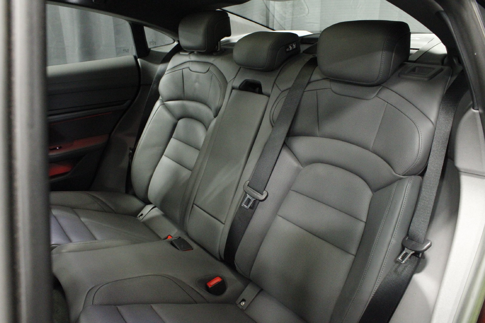 Certified 2023 Porsche Taycan 4S AWD/4WD image 21
