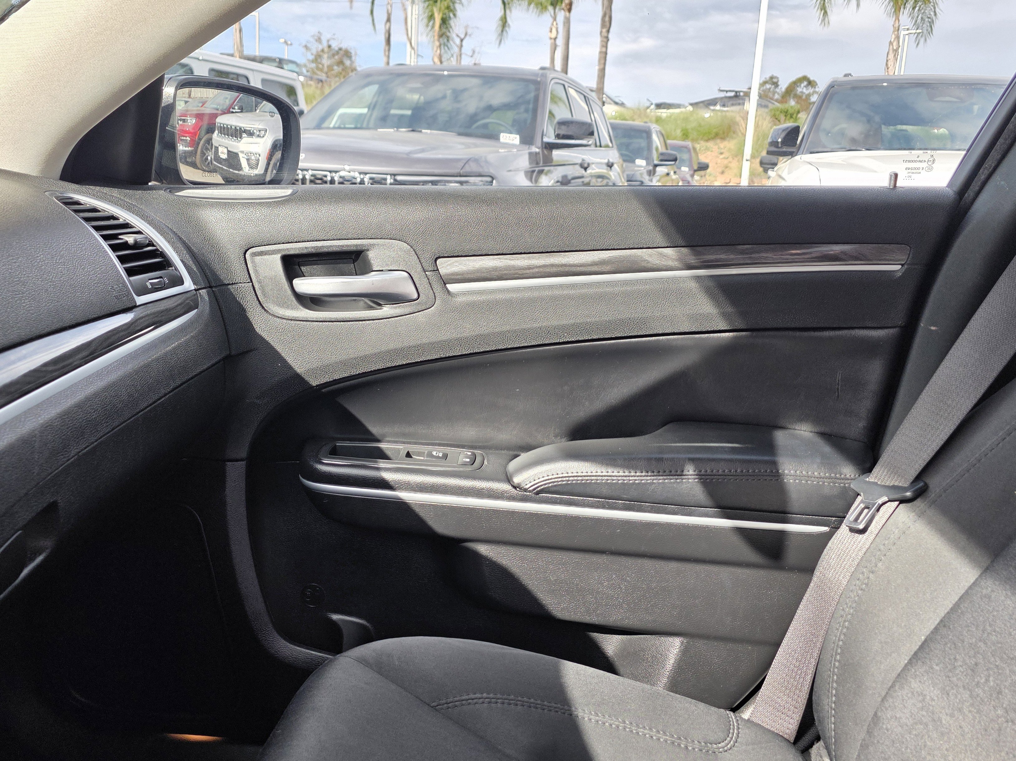 Certified 2021 Chrysler 300 Touring w/ Sport Appearance Package image 15