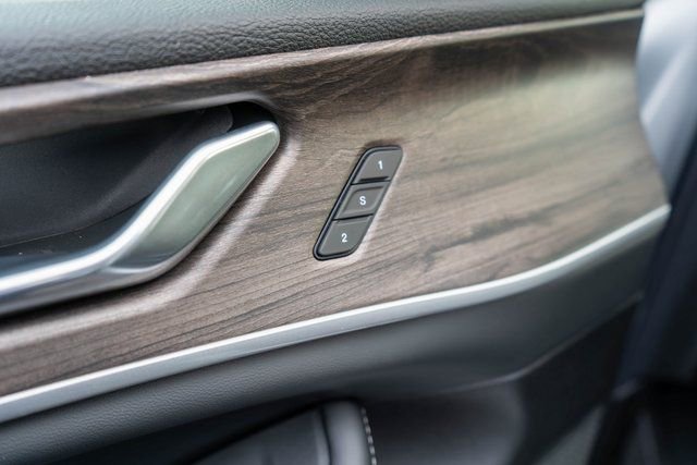 New 2025 Jeep Grand Cherokee Limited w/ Black Appearance Package image 13