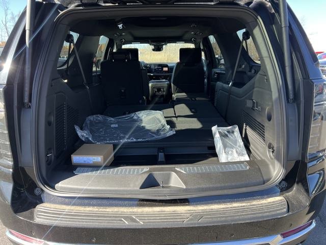 New 2025 Chevrolet Suburban Premier image 5