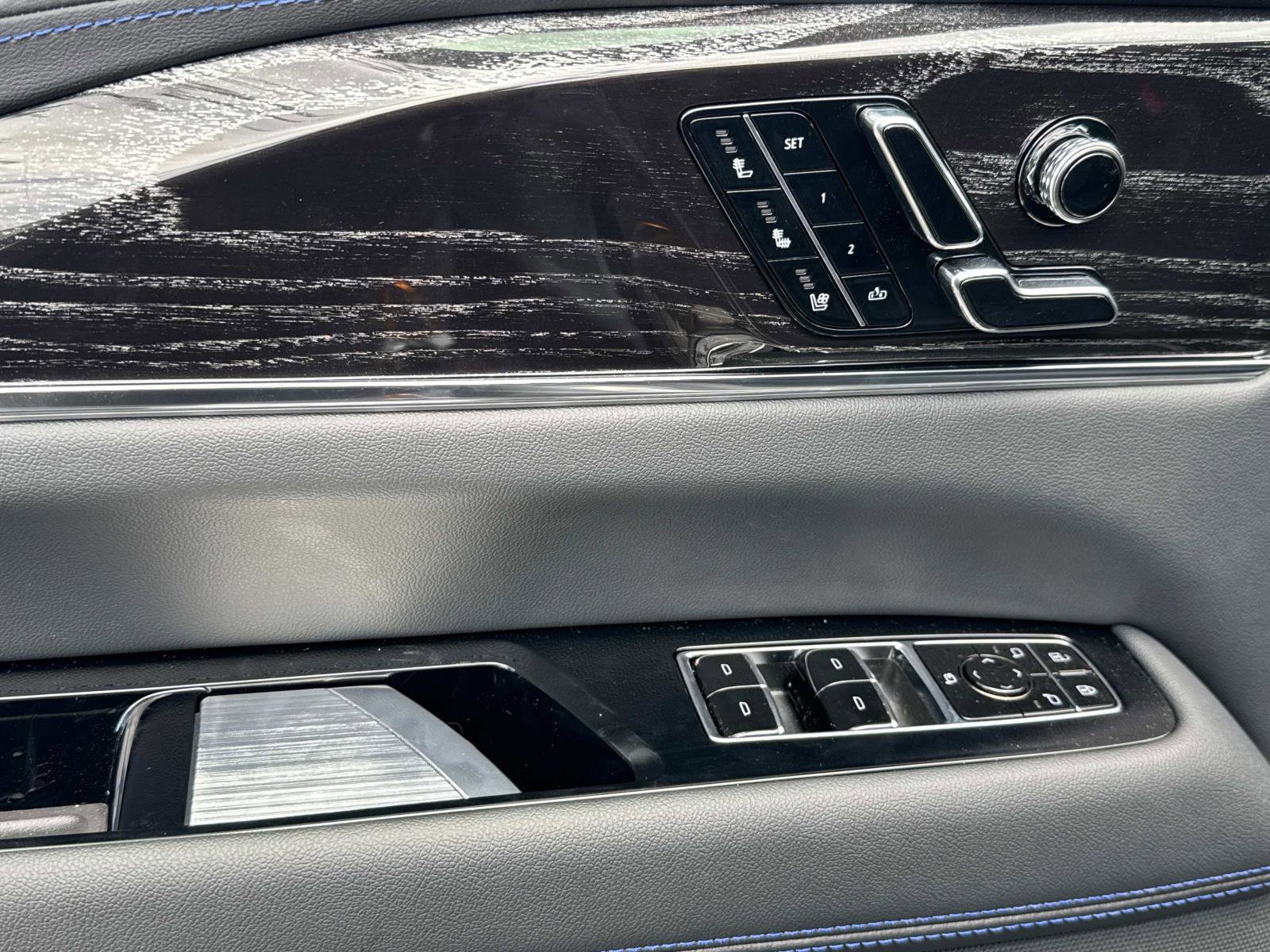 New 2026 Cadillac Escalade IQ Sport 1 w/ LPO, ONYX Package image 21