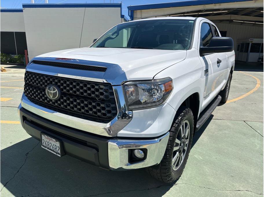Used 2019 Toyota Tundra SR5 AWD/4WD image 3