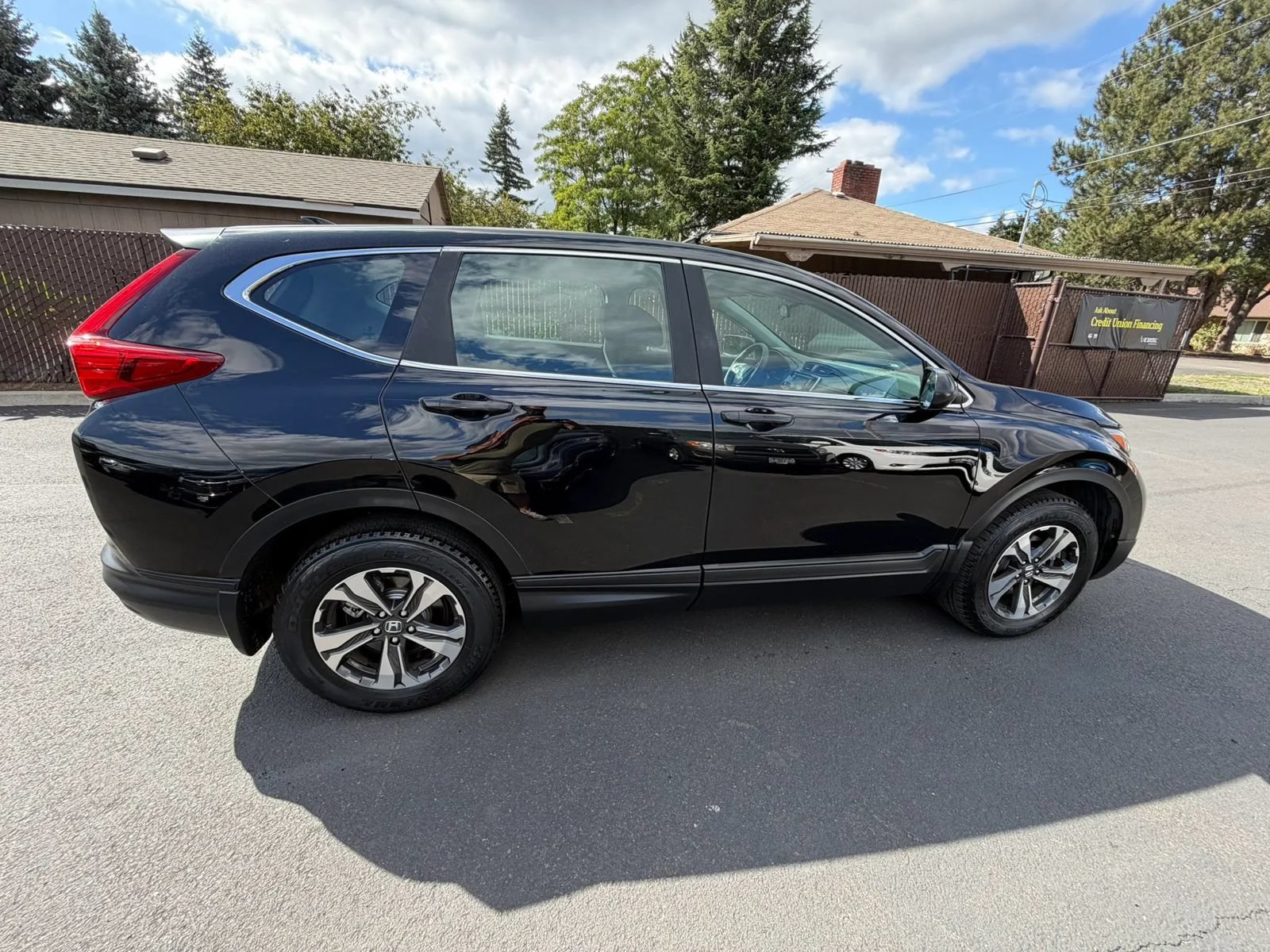 Used 2017 Honda CR-V LX image 4