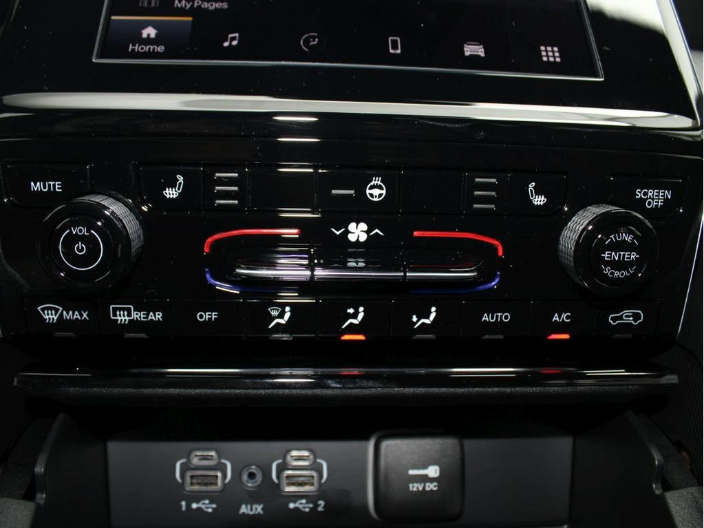 New 2025 Jeep Grand Cherokee Laredo X w/ Luxury Tech Group I image 19