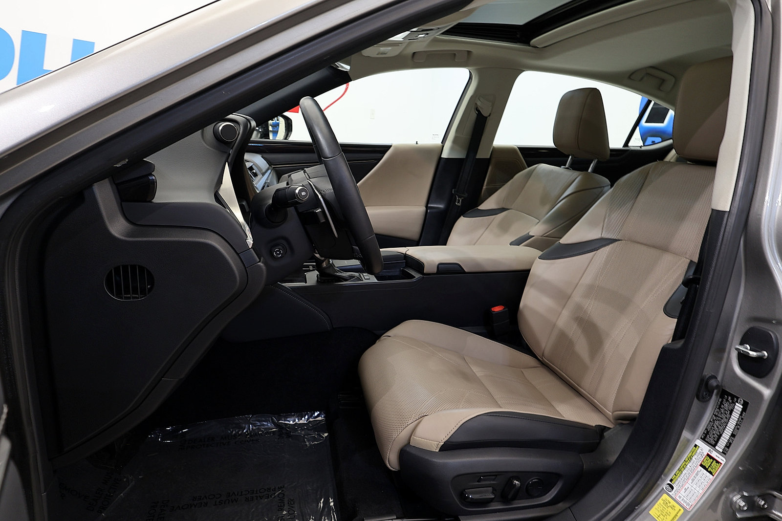 Used 2020 Lexus ES 300h w/ Accessory Package 2 FWD image 12