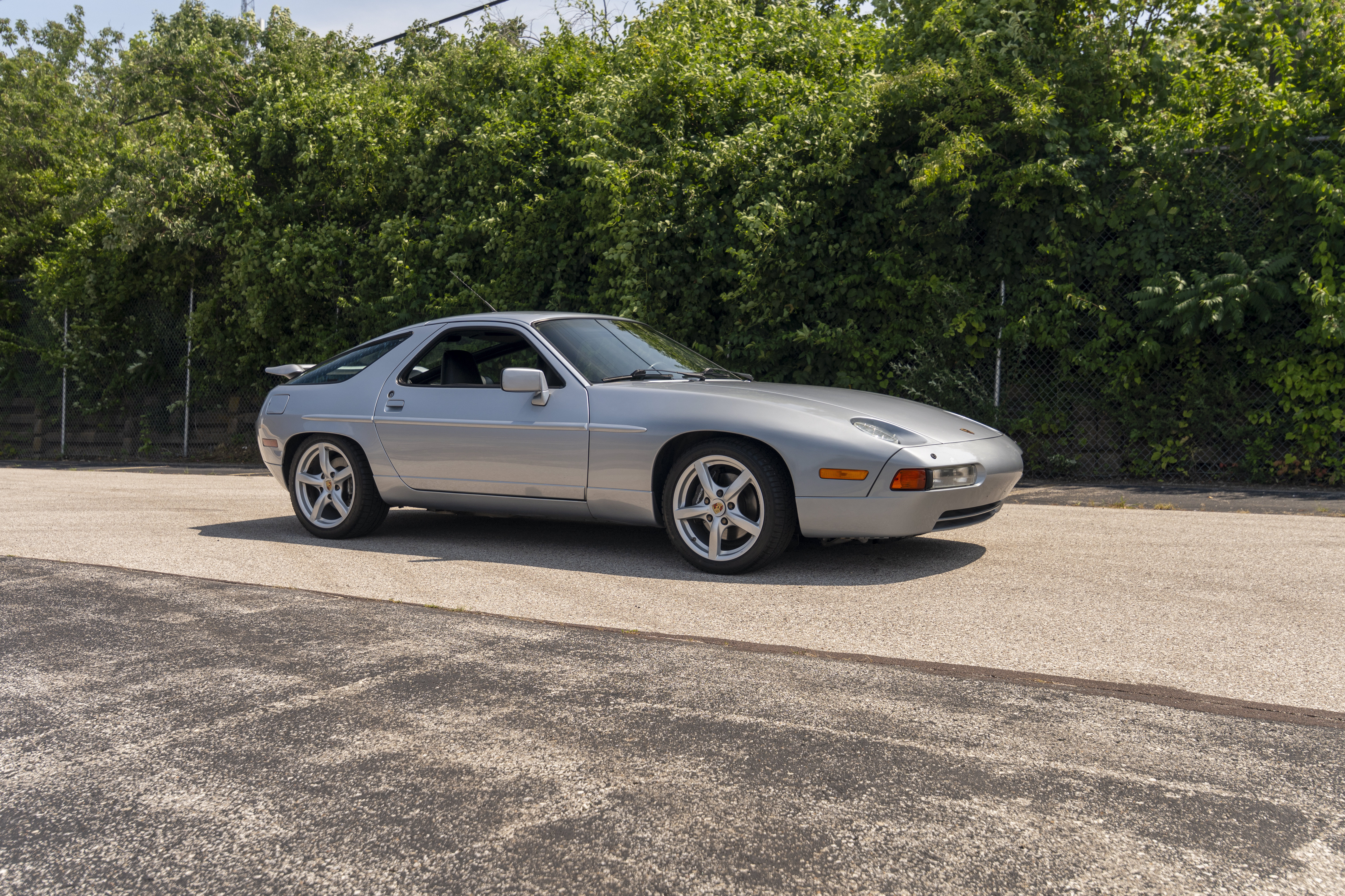 Used 1991 Porsche 928 S4 RWD image 3