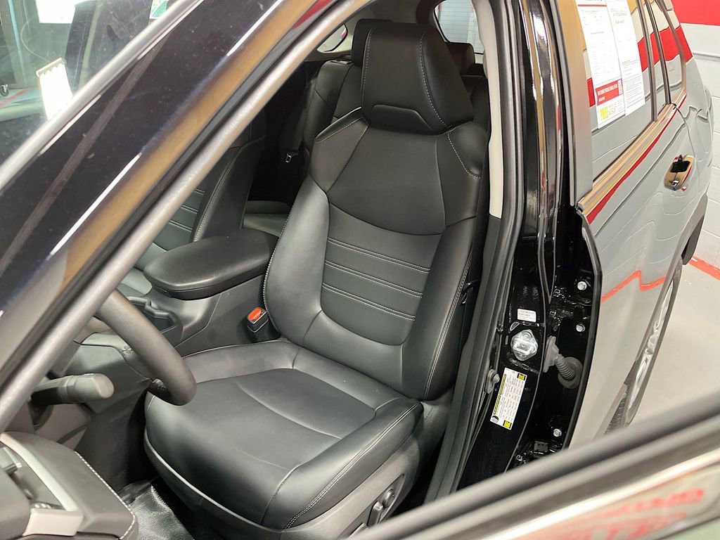 Used 2025 Toyota RAV4 XLE Premium AWD/4WD image 19