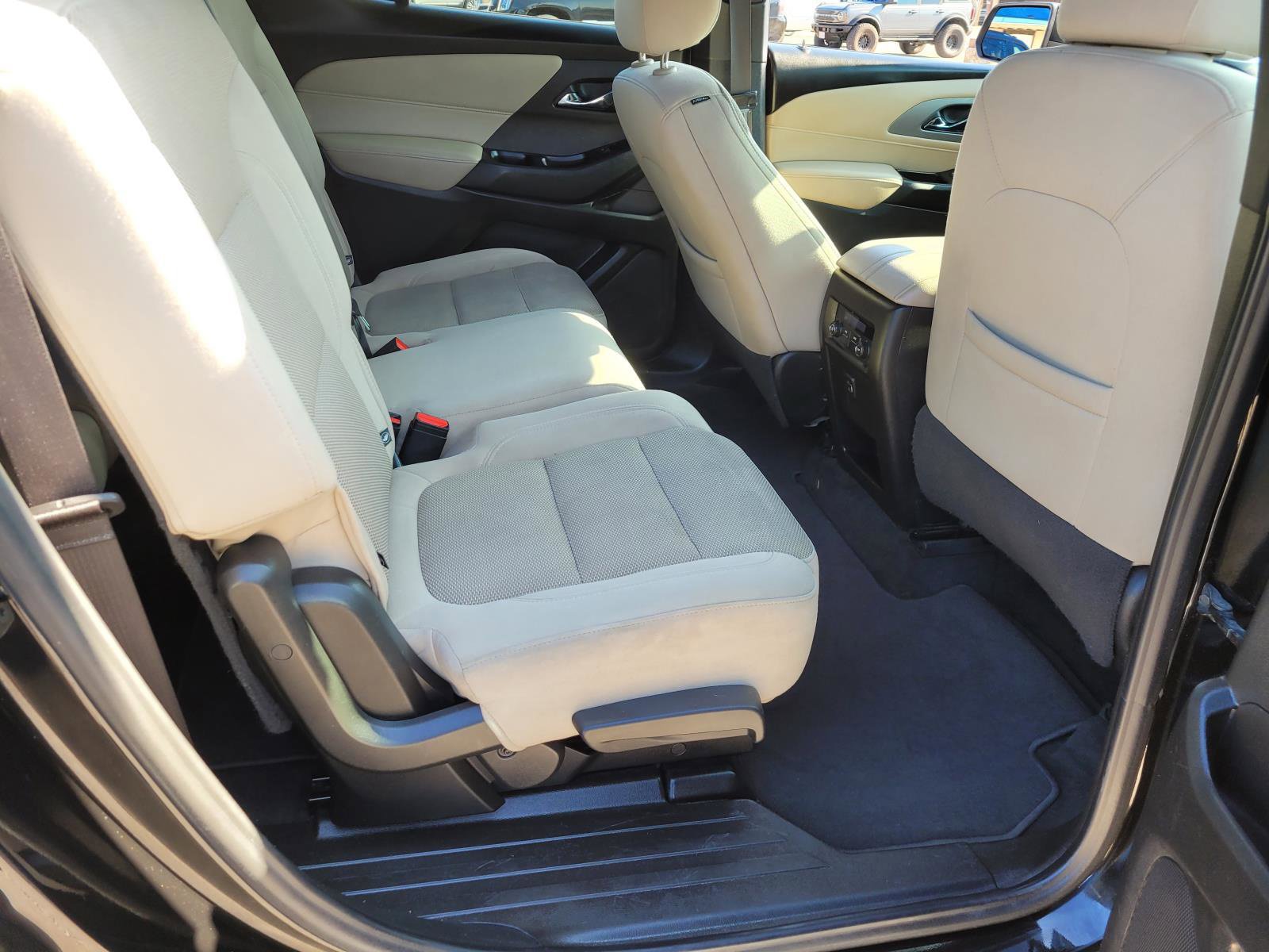 Used 2023 Chevrolet Traverse LS AWD/4WD image 12