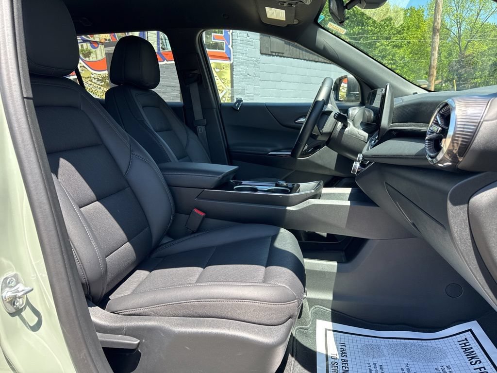 Used 2026 Chevrolet Equinox LT w/ Convenience Package II AWD/4WD image 11