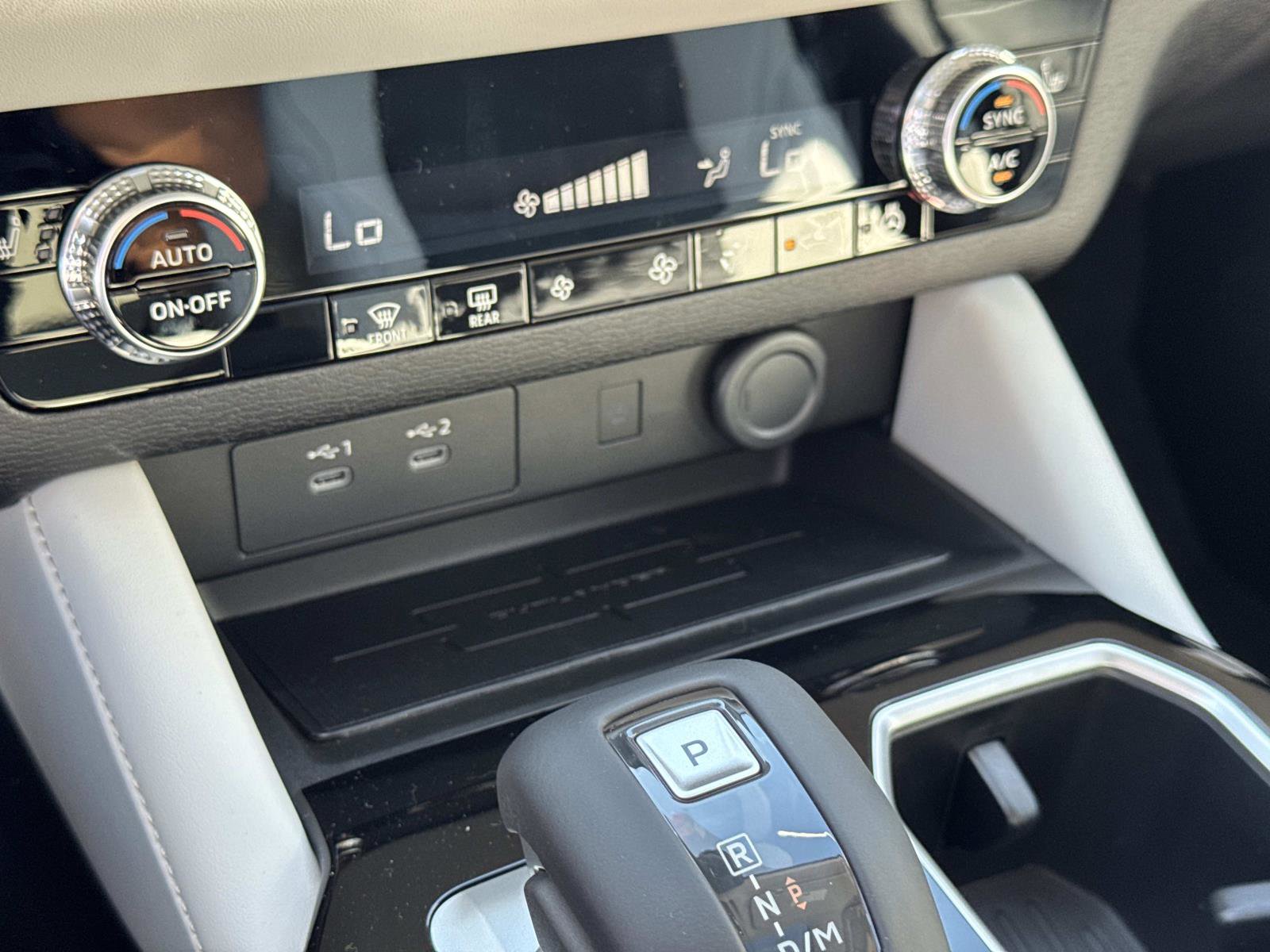 New 2026 Mitsubishi Outlander SE image 23