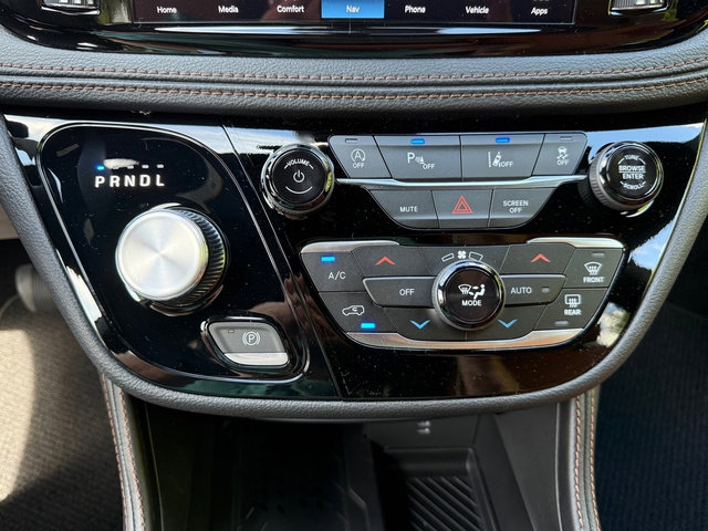 New 2026 Chrysler Pacifica Pinnacle w/ Trailer Tow Group image 35