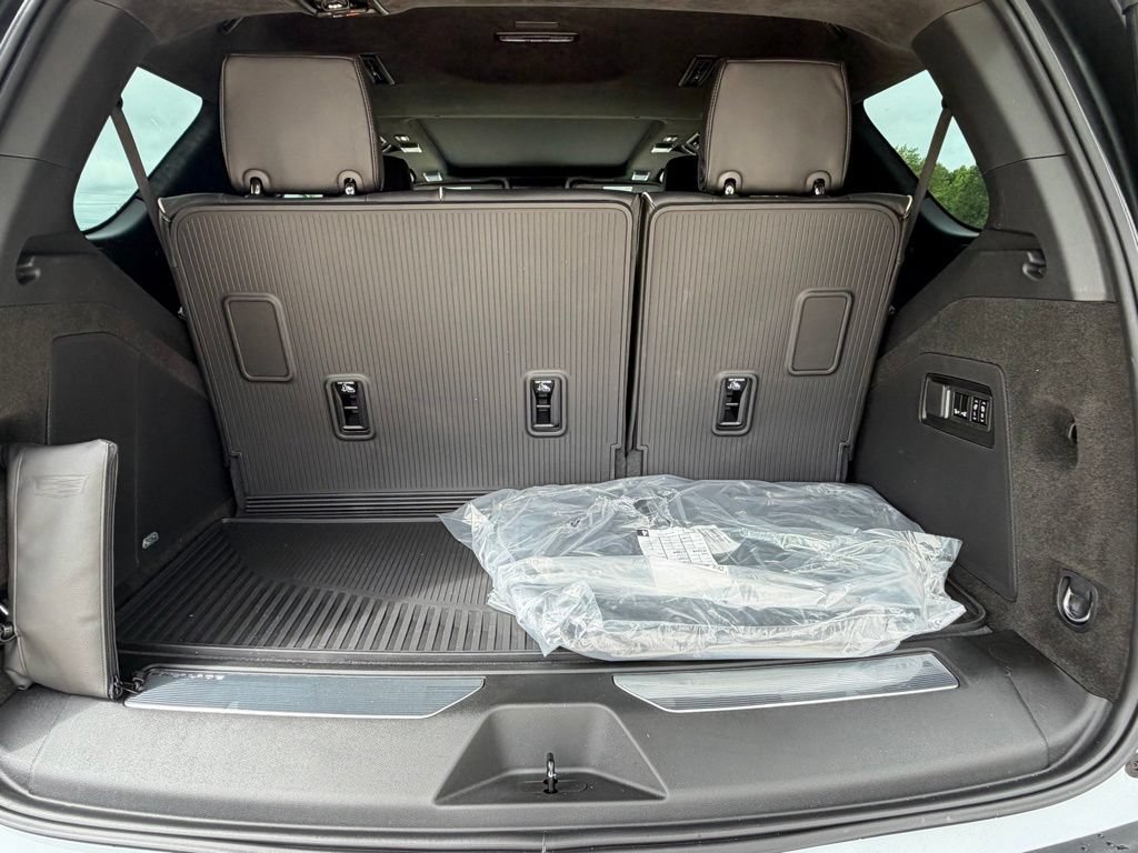 New 2026 Cadillac Escalade Platinum Sport w/ LPO, ONYX Package AWD/4WD image 13