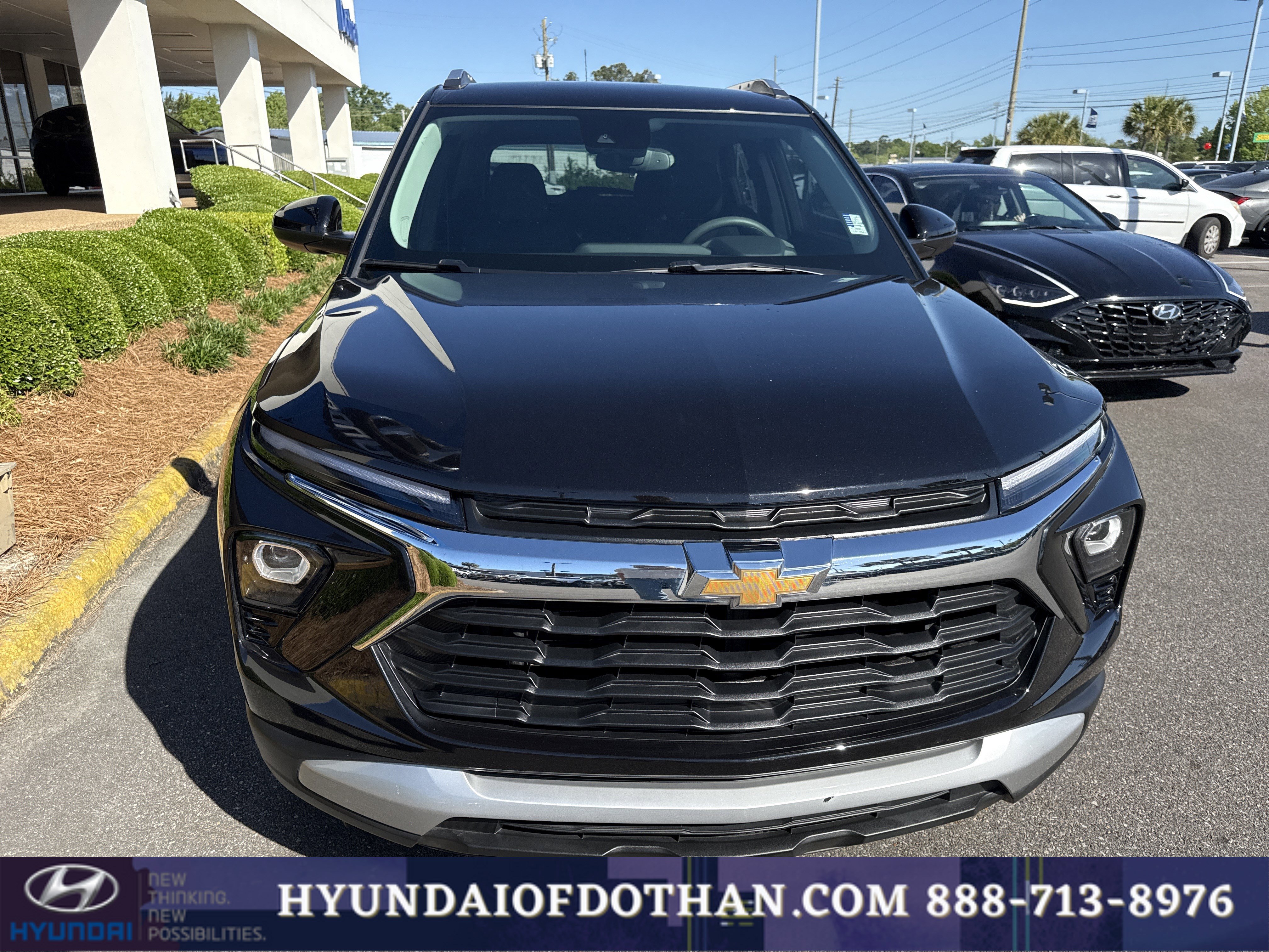 Used 2025 Chevrolet TrailBlazer LT FWD image 6