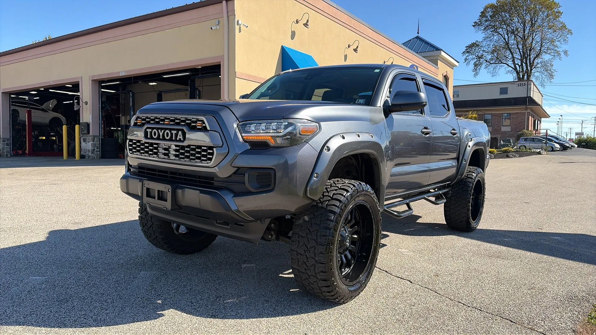Used 2021 Toyota Tacoma SR5 video 1
