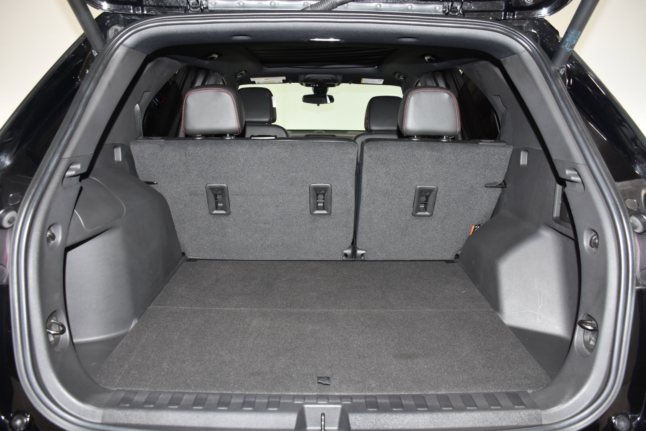 Used 2023 Chevrolet Equinox RS FWD image 30