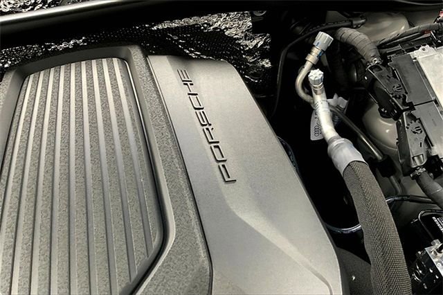 Certified 2026 Porsche Macan AWD/4WD image 39