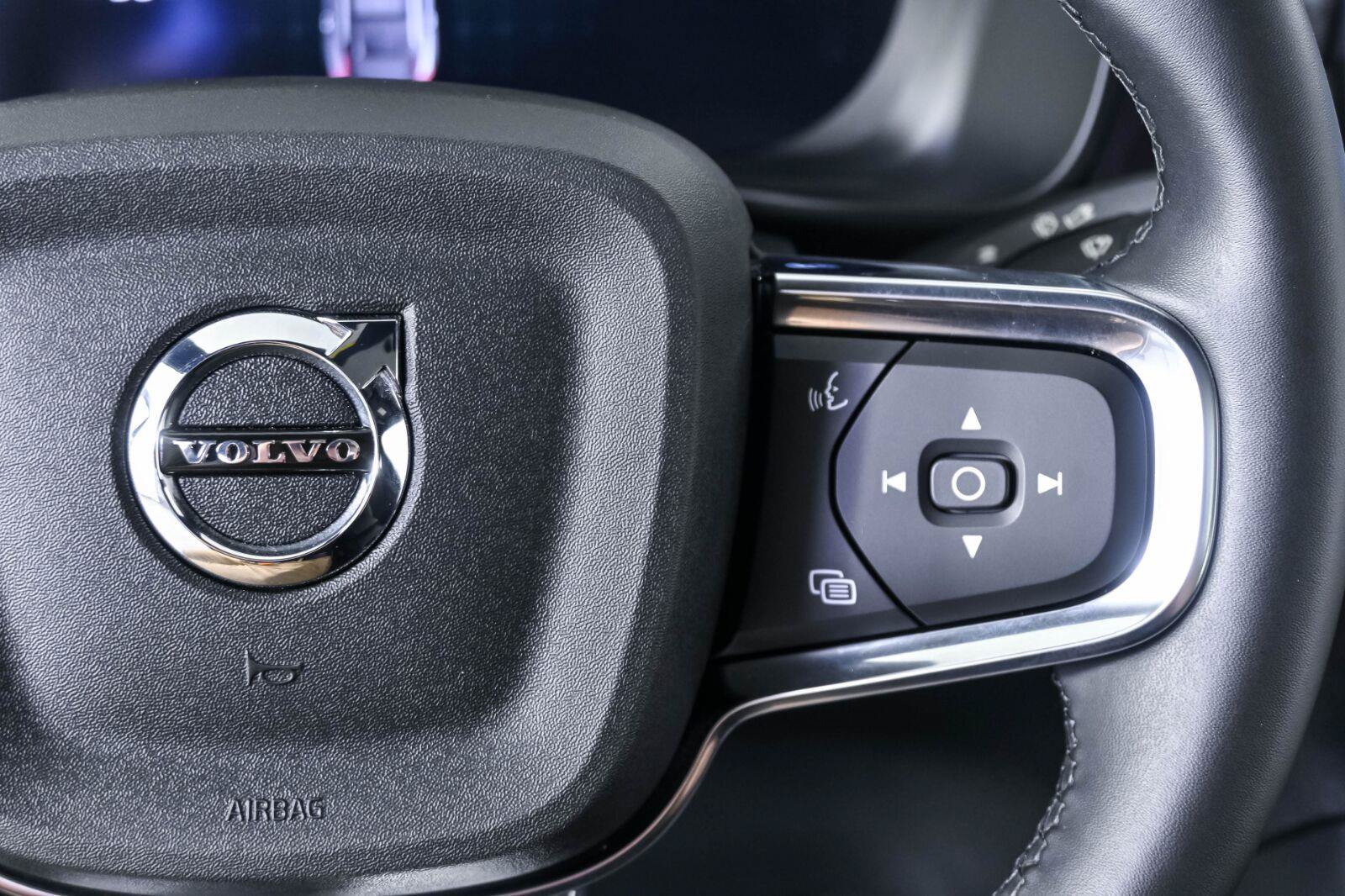 Certified 2024 Volvo C40 Recharge Ultimate AWD/4WD image 12