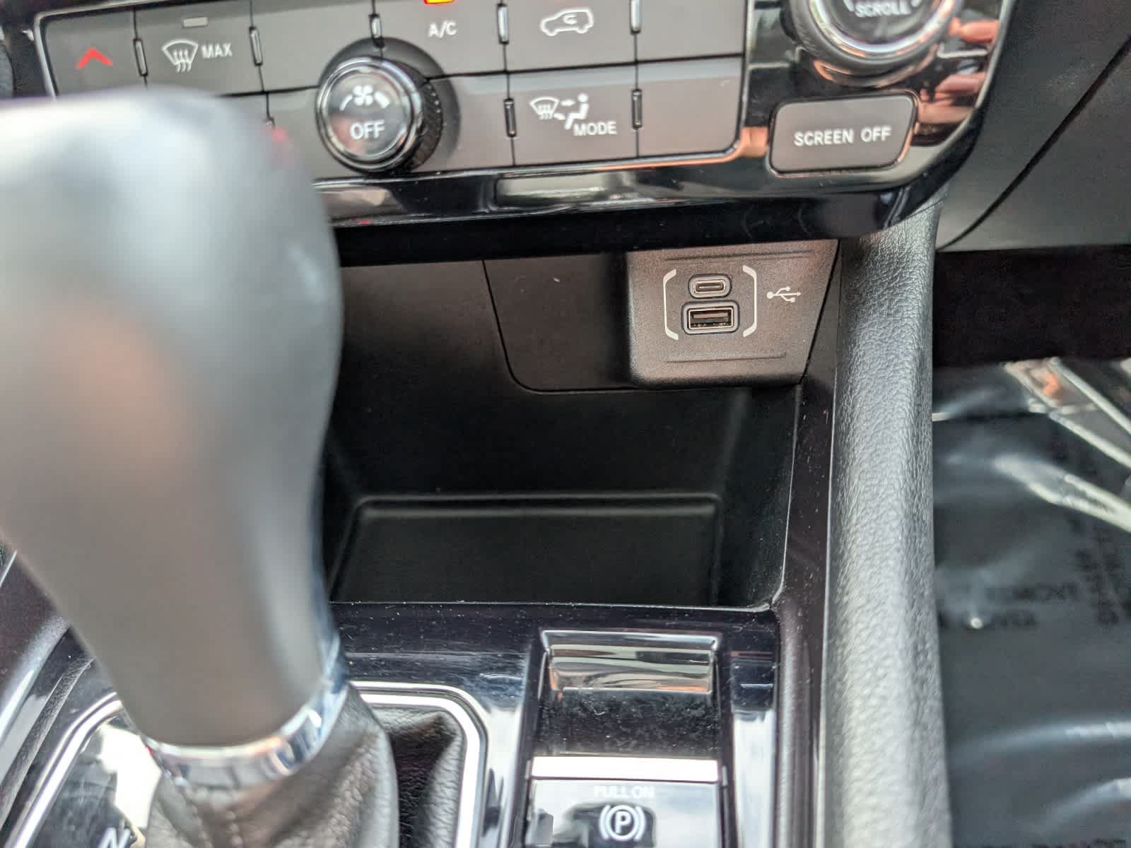 Used 2022 Jeep Compass Latitude w/ Sun and Sound Group AWD/4WD image 28