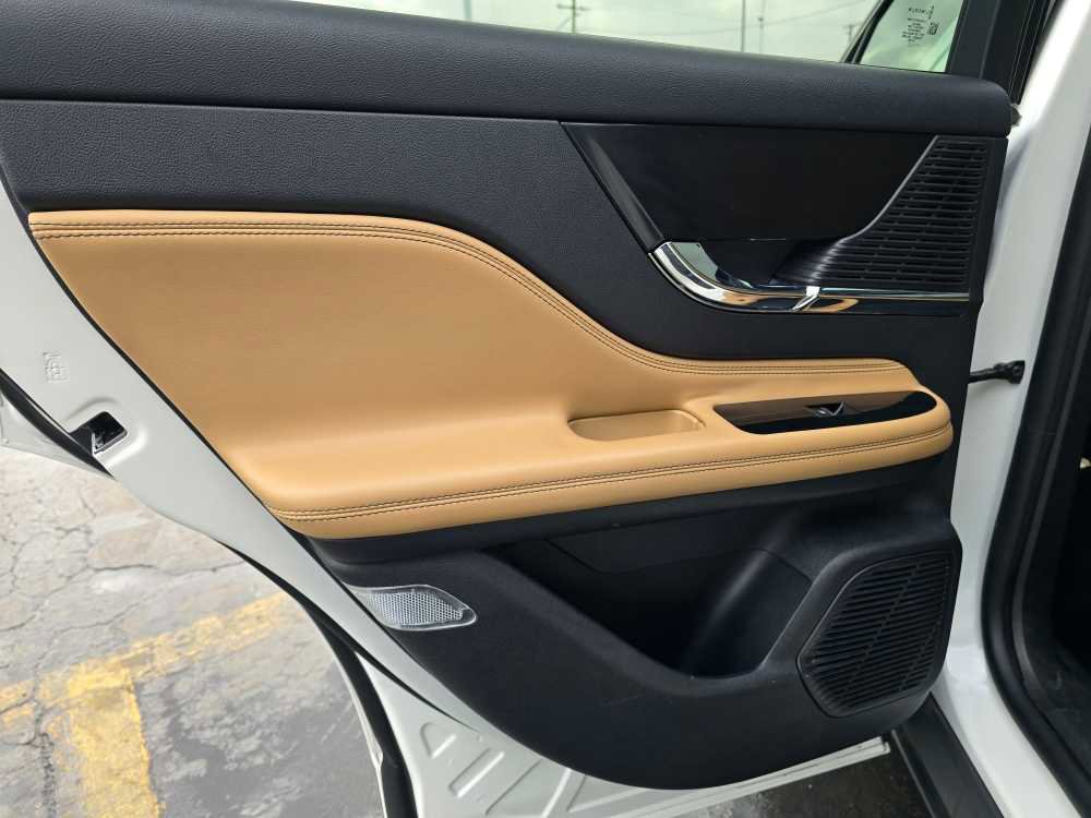 Used 2022 Lincoln Corsair Reserve w/ Equipment Group 201A image 31