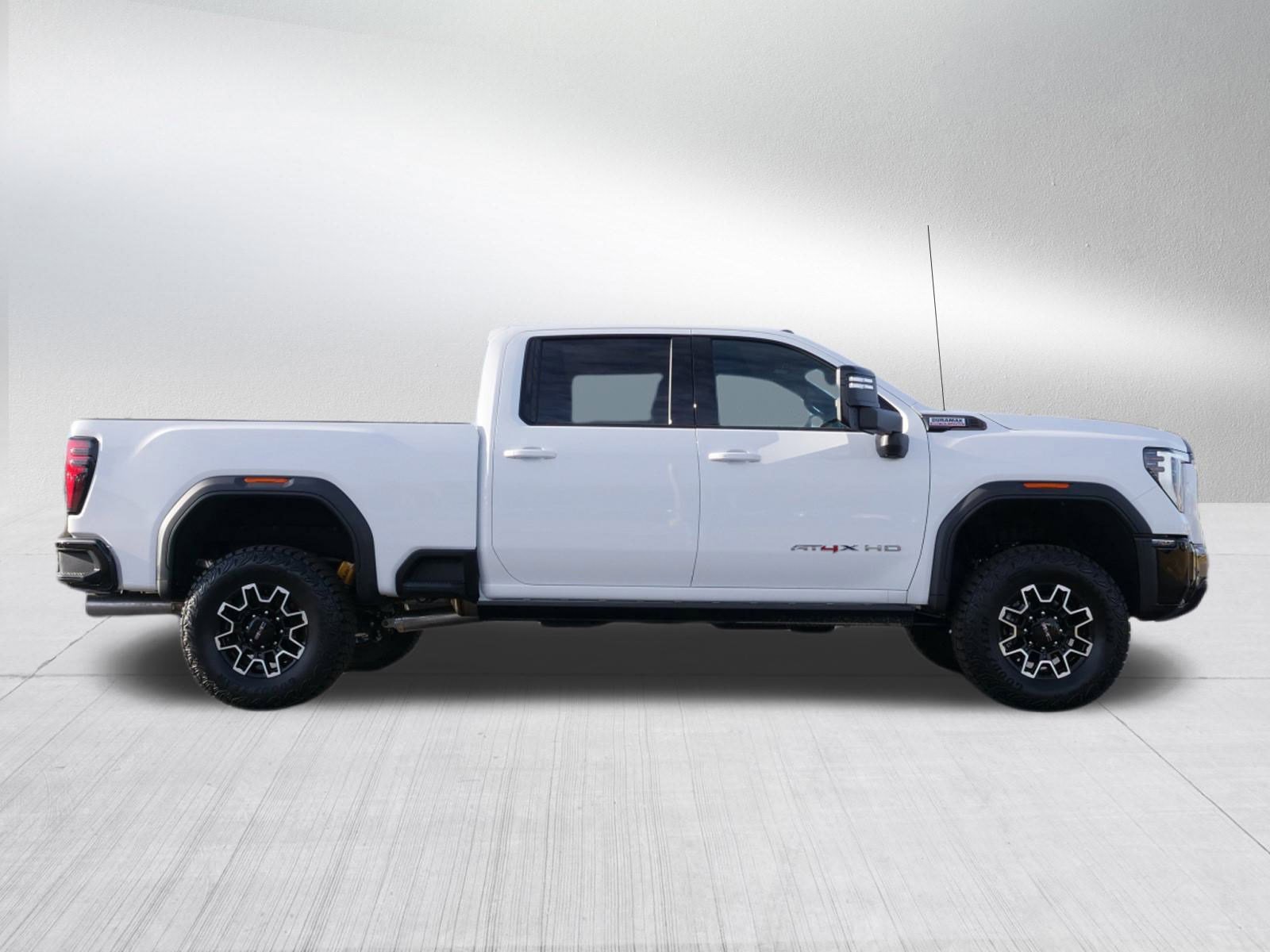 New 2026 GMC Sierra 2500 AT4X image 2