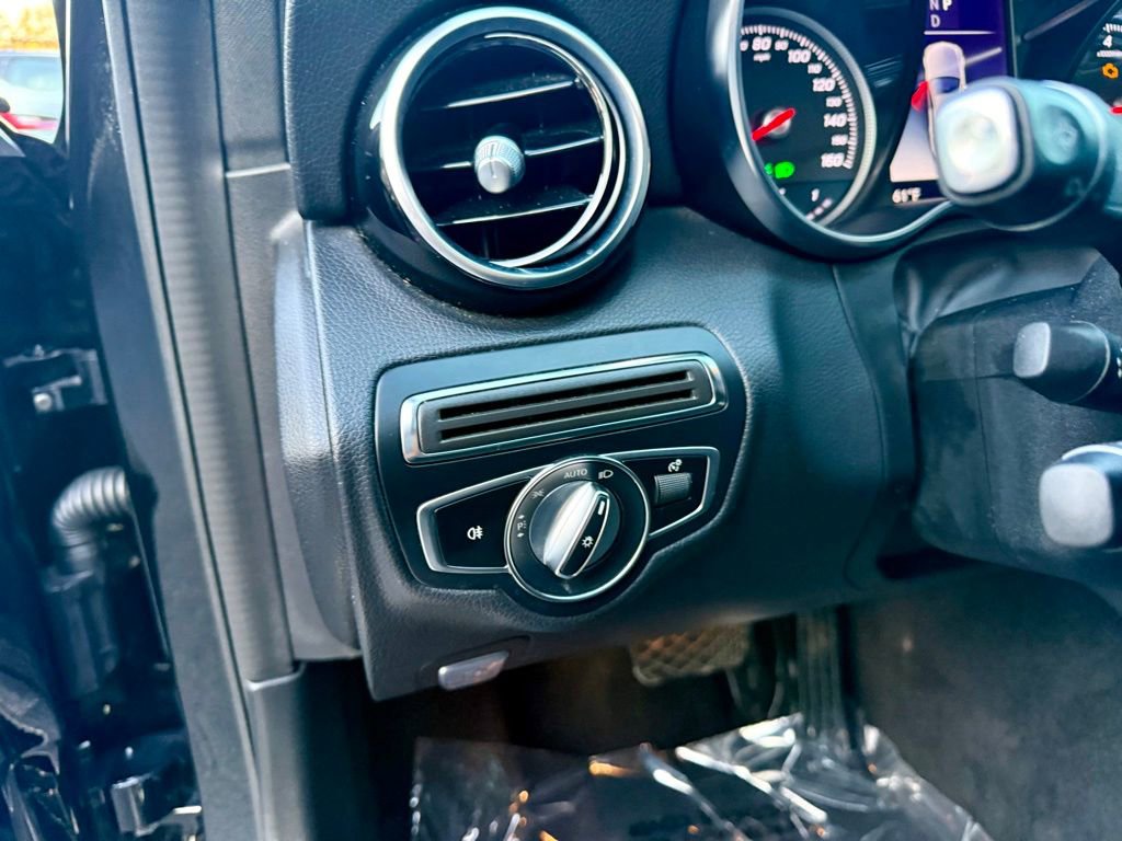 Used 2018 Mercedes-Benz C 300 Sedan image 14