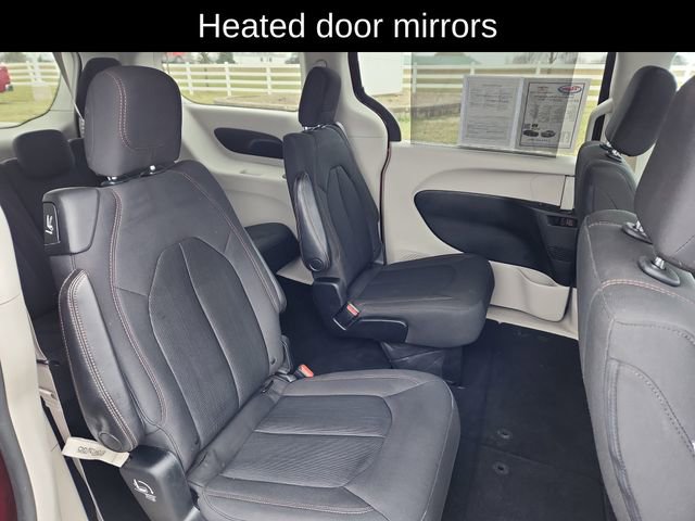 Used 2018 Chrysler Pacifica Touring Plus image 28