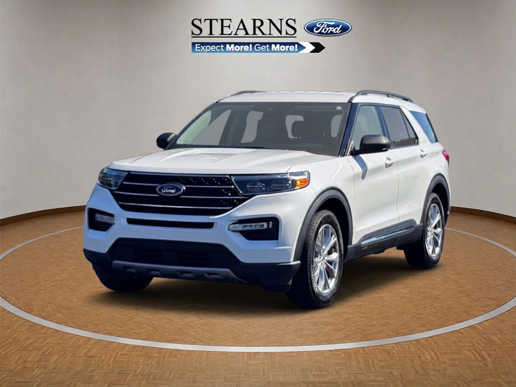 Used 2022 Ford Explorer XLT w/ Equipment Group 202A AWD/4WD image 2