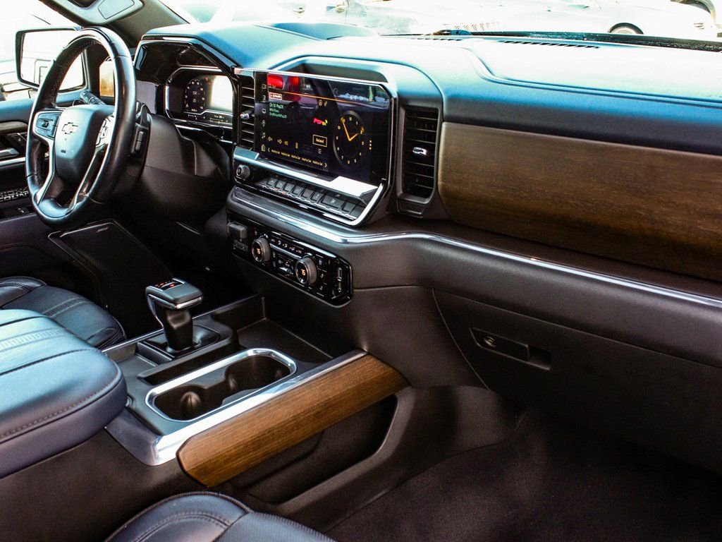 Used 2023 Chevrolet Silverado 1500 High Country image 40
