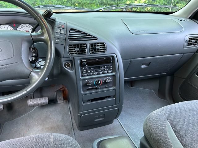 Used 2001 Nissan Quest SE FWD image 11