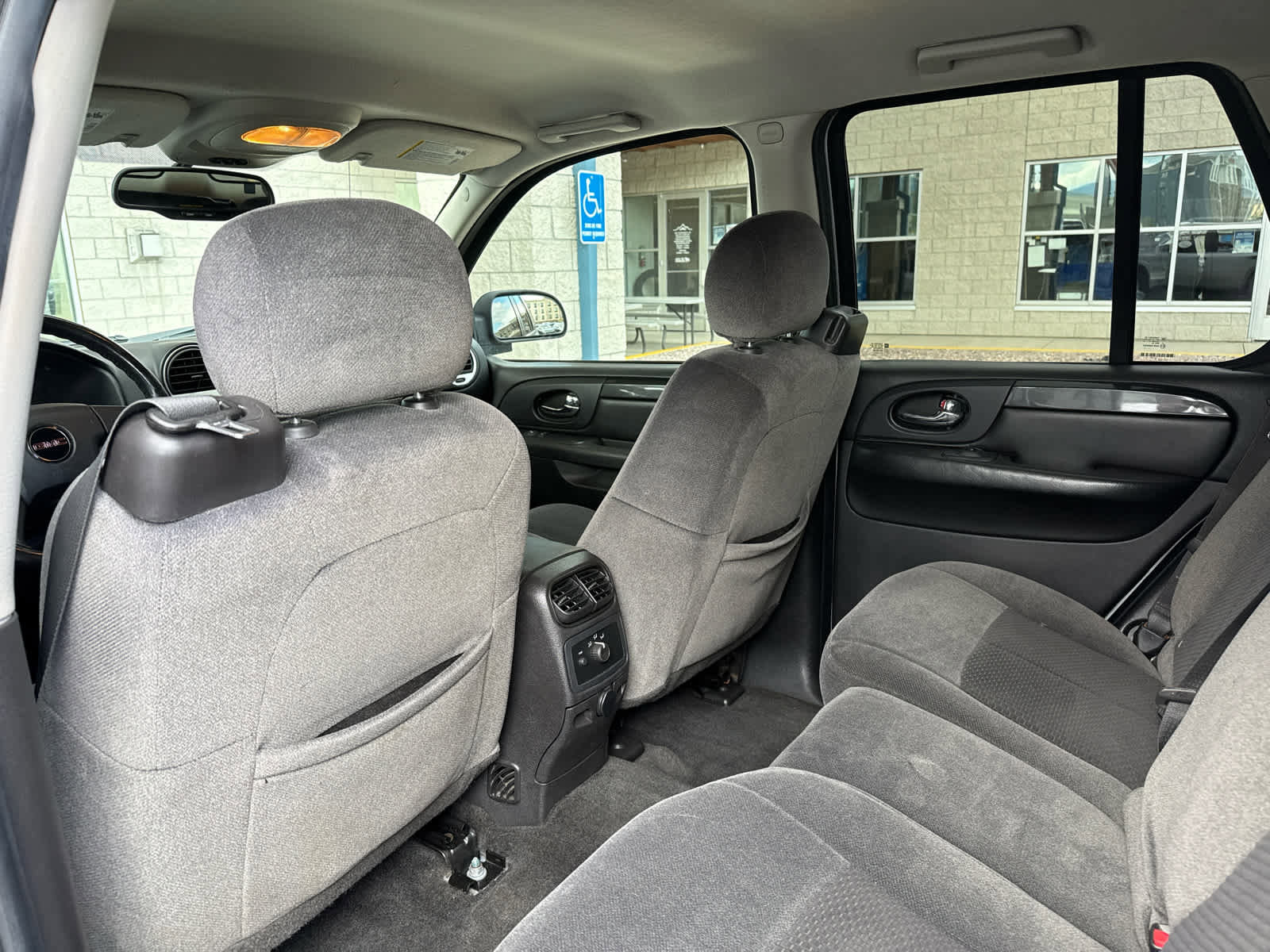 Used 2008 GMC Envoy SLE image 25