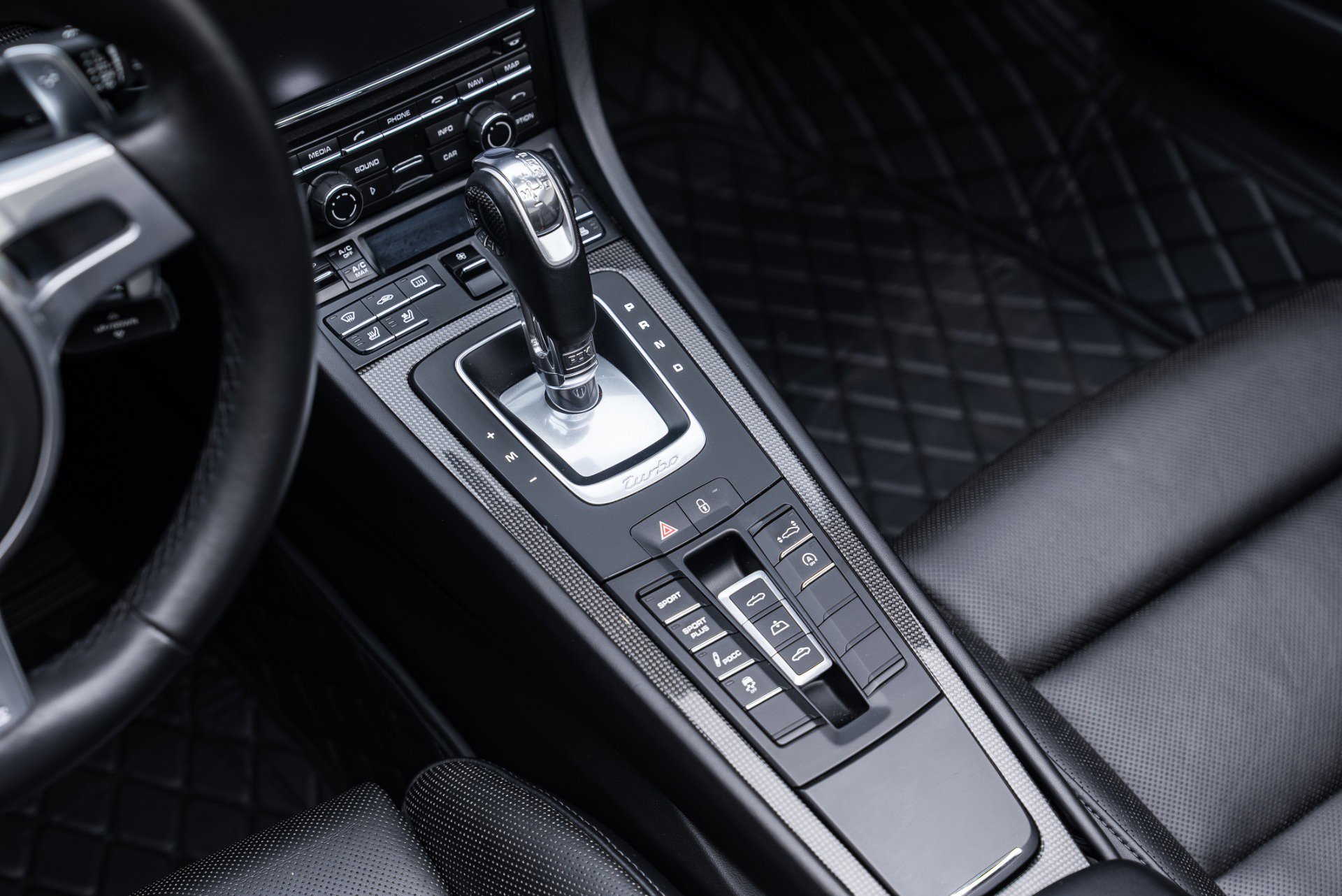 Used 2016 Porsche 911 Turbo S image 32