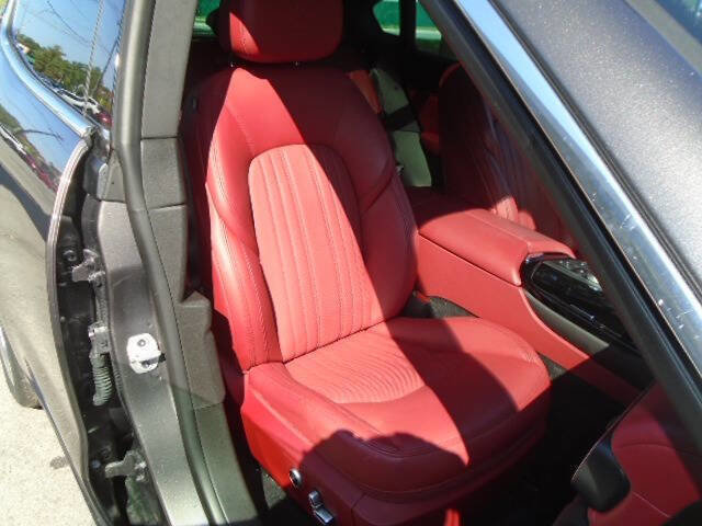 Used 2022 Maserati Levante GT image 11