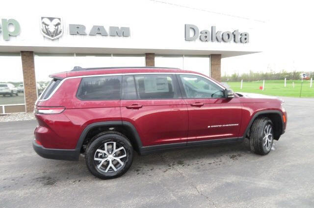 New 2025 Jeep Grand Cherokee L Limited w/ Trailer Tow Package image 2