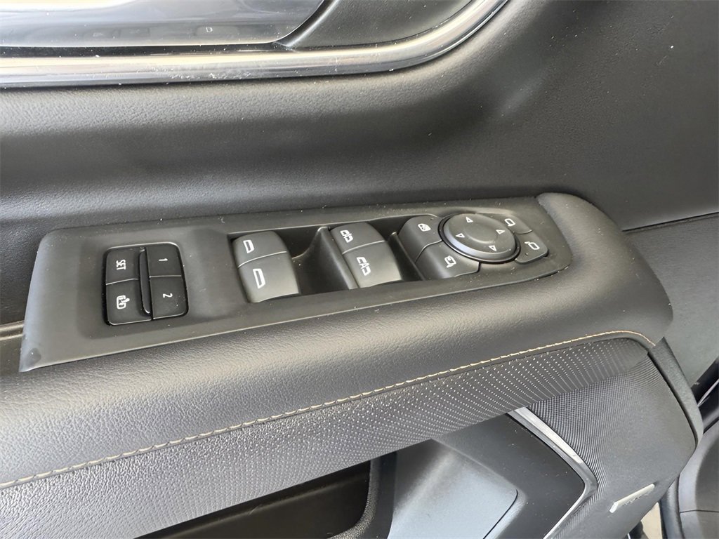 Used 2022 GMC Yukon AT4 w/ AT4 Premium Package image 13