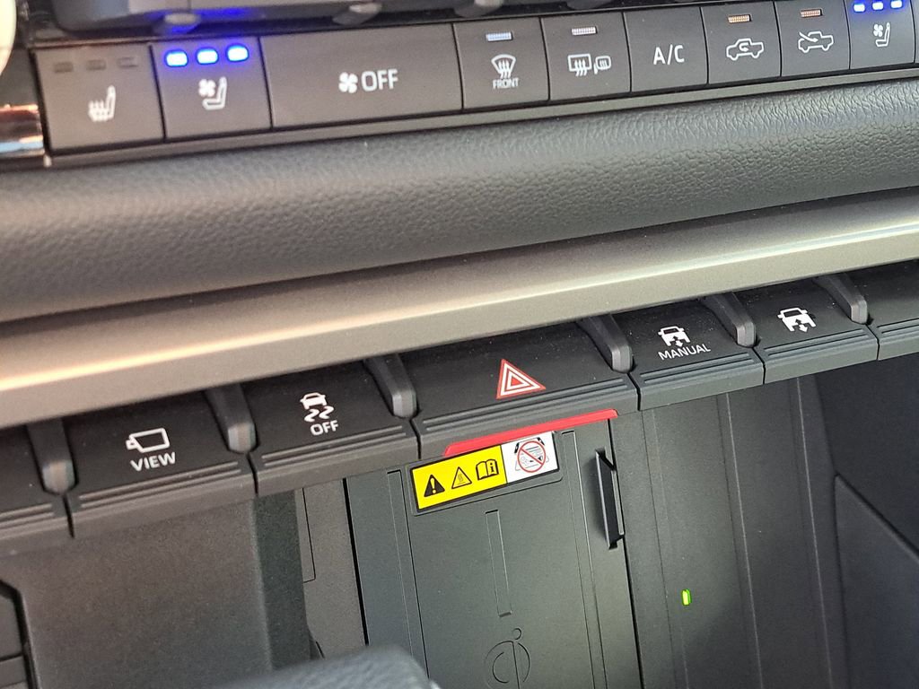 Used 2024 Toyota Tundra Limited image 24