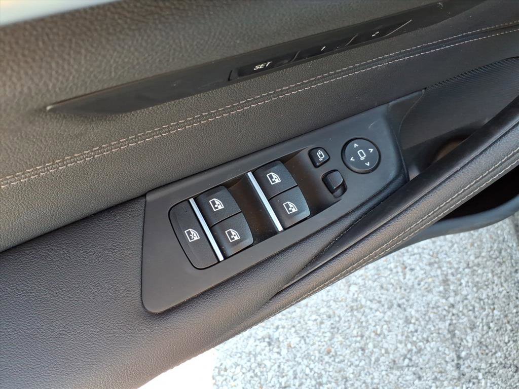 Used 2023 BMW 530e xDrive w/ Convenience Package image 19