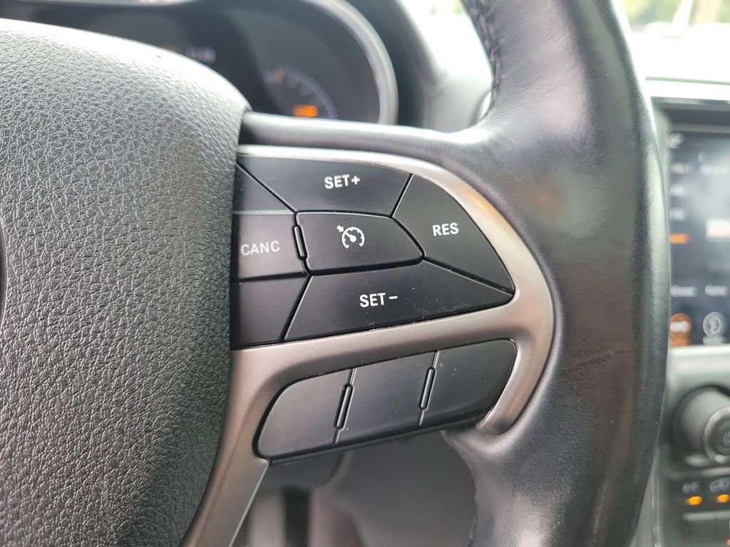 Used 2018 Jeep Grand Cherokee Overland AWD/4WD image 23