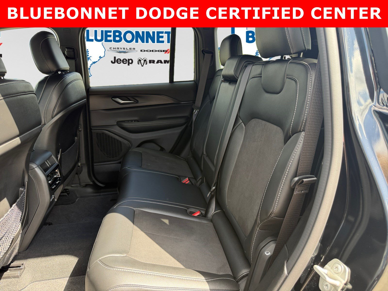 Used 2024 Jeep Grand Cherokee Altitude AWD/4WD image 22