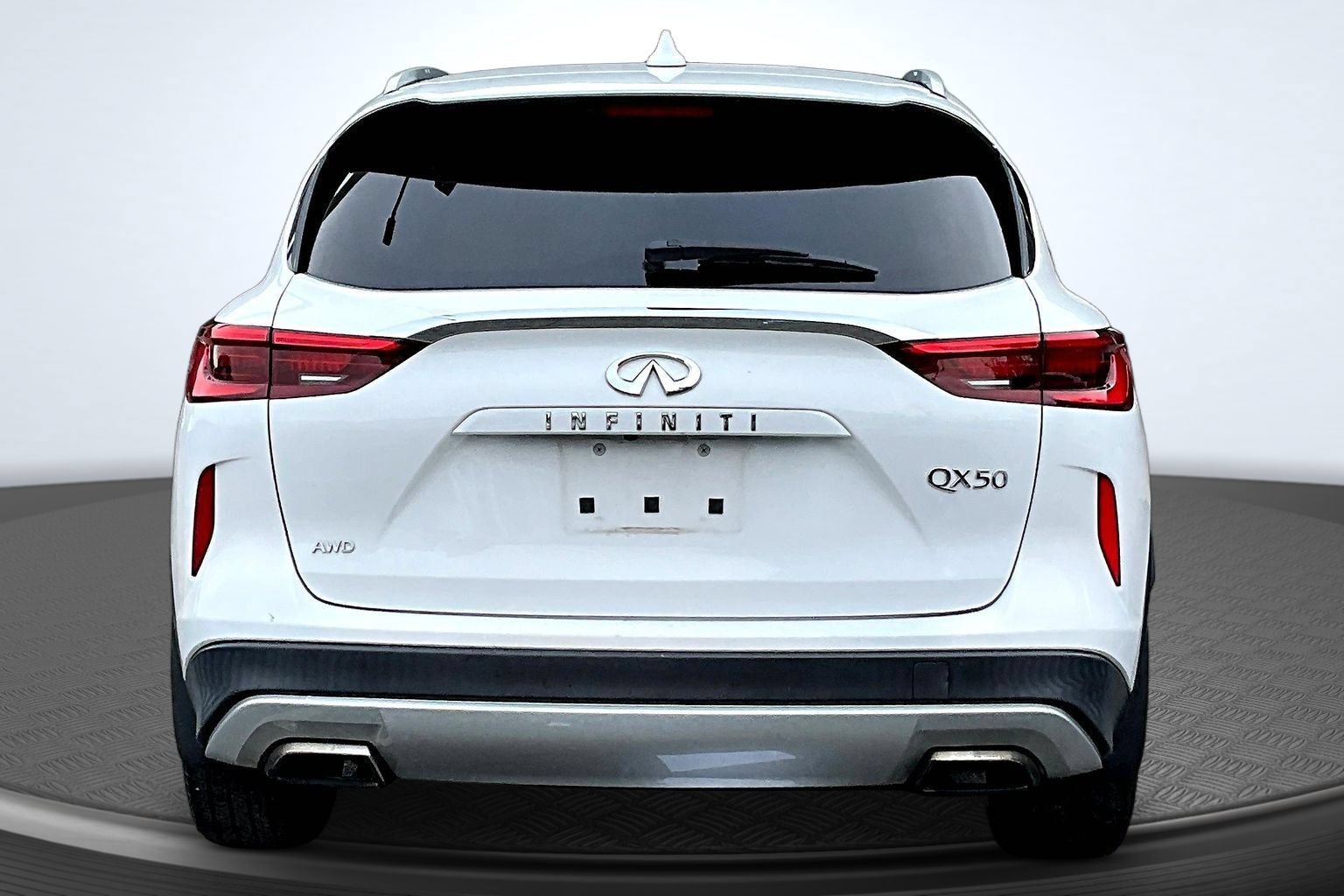 Used 2019 INFINITI QX50 Luxe w/ Navigation Package AWD/4WD image 4