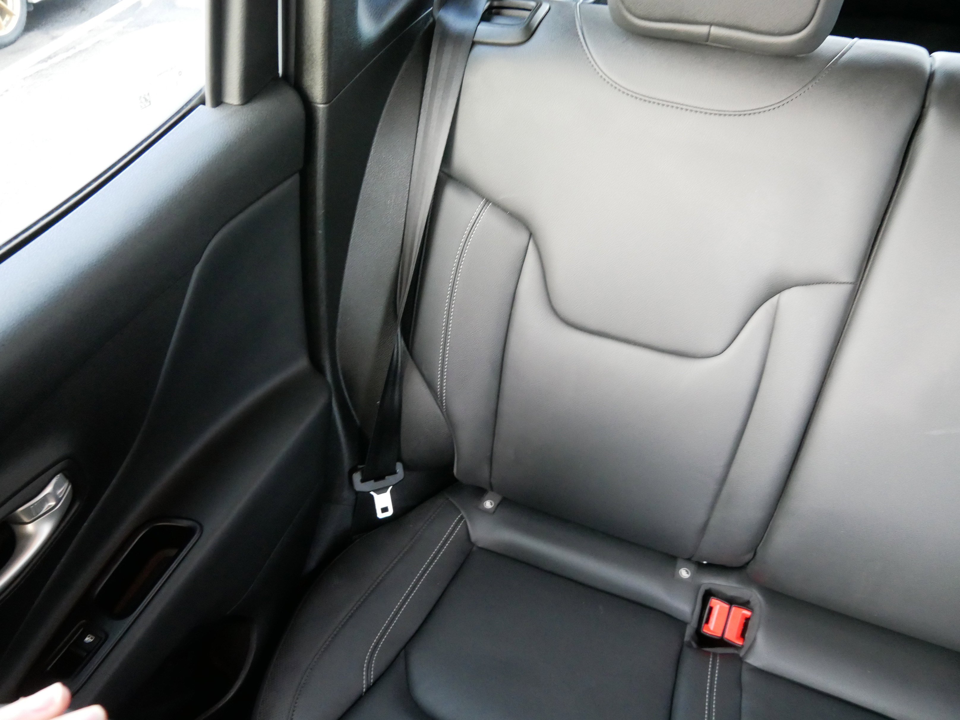 Used 2023 Jeep Renegade Limited image 12