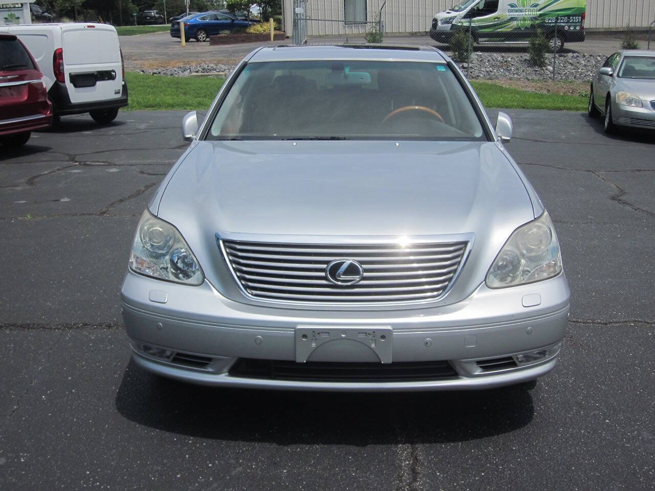 Used 2004 Lexus LS 430 RWD image 3