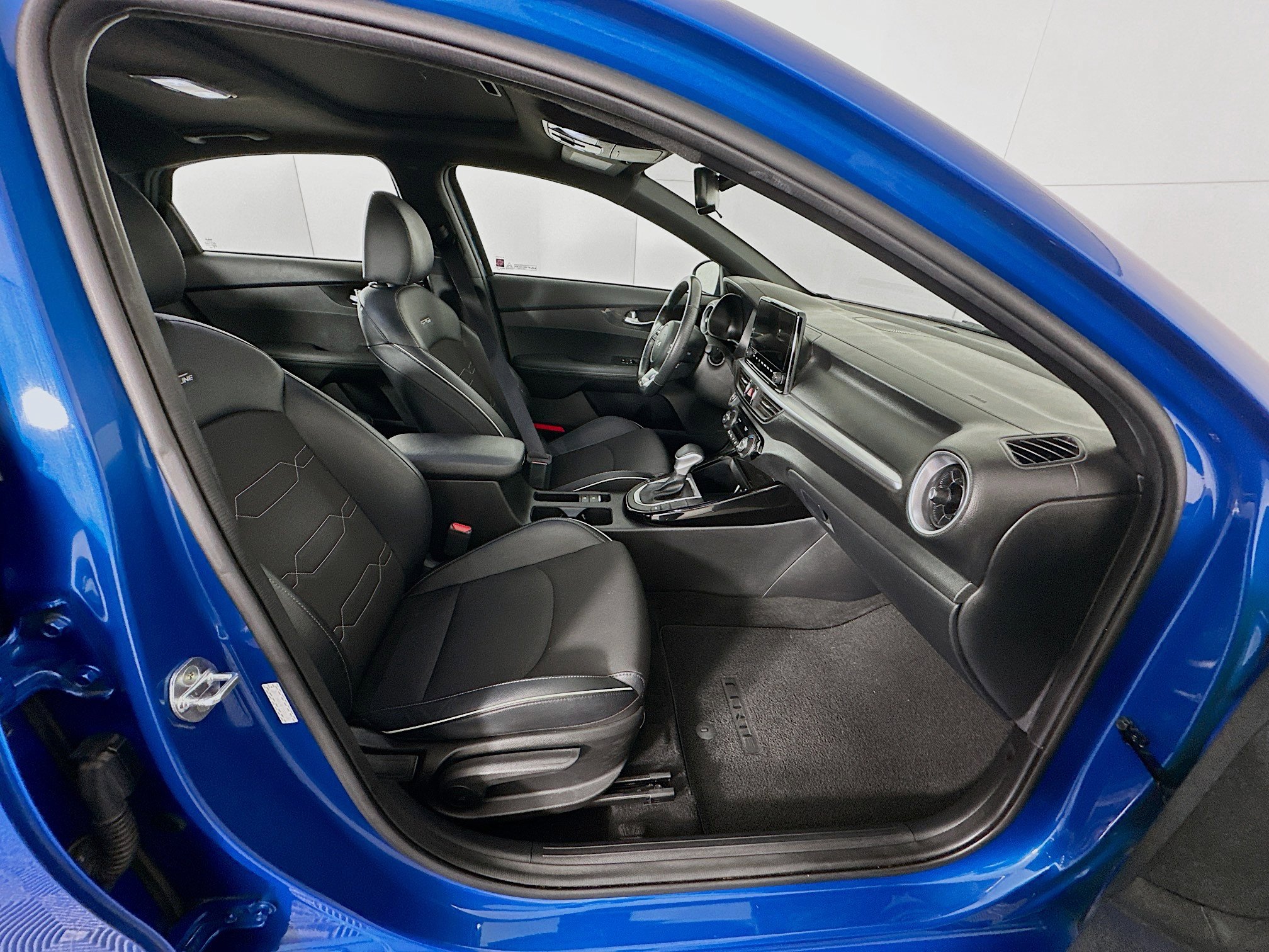 Used 2023 Kia Forte GT-Line w/ GT-Line Premium Package image 31