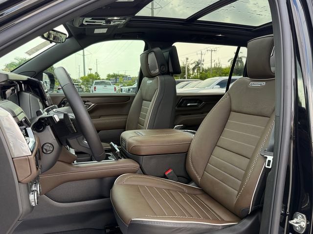 New 2026 GMC Yukon XL Denali Ultimate AWD/4WD image 9