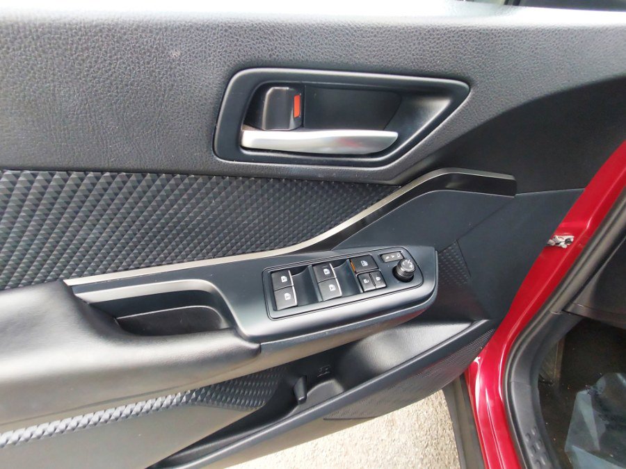 Used 2018 Toyota C-HR image 8