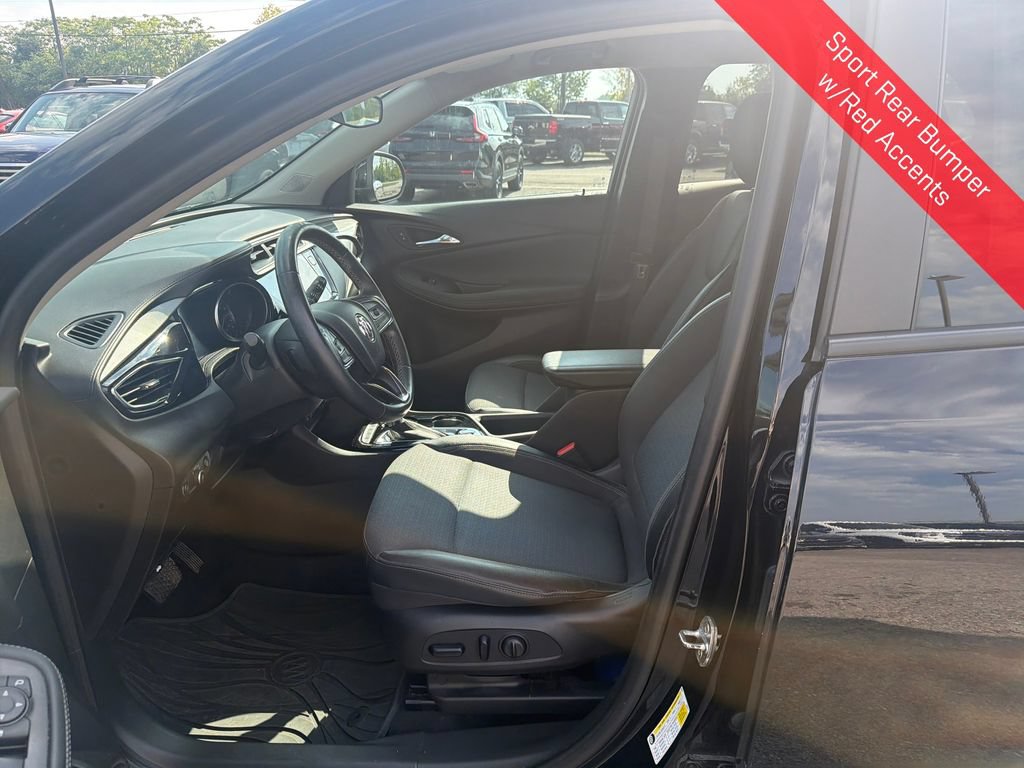 Used 2022 Buick Encore GX Select w/ Sport Touring Package FWD image 11