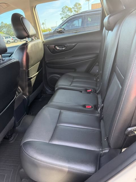 Used 2017 Nissan Rogue SL w/ SL Premium Package FWD image 13