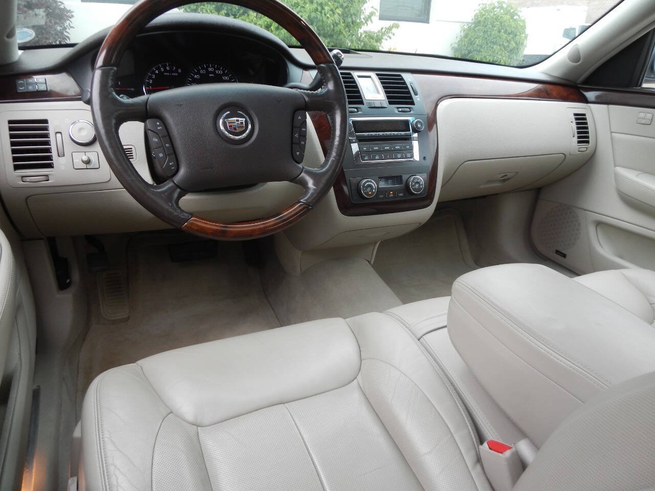 Used 2007 Cadillac DTS Luxury II FWD image 31