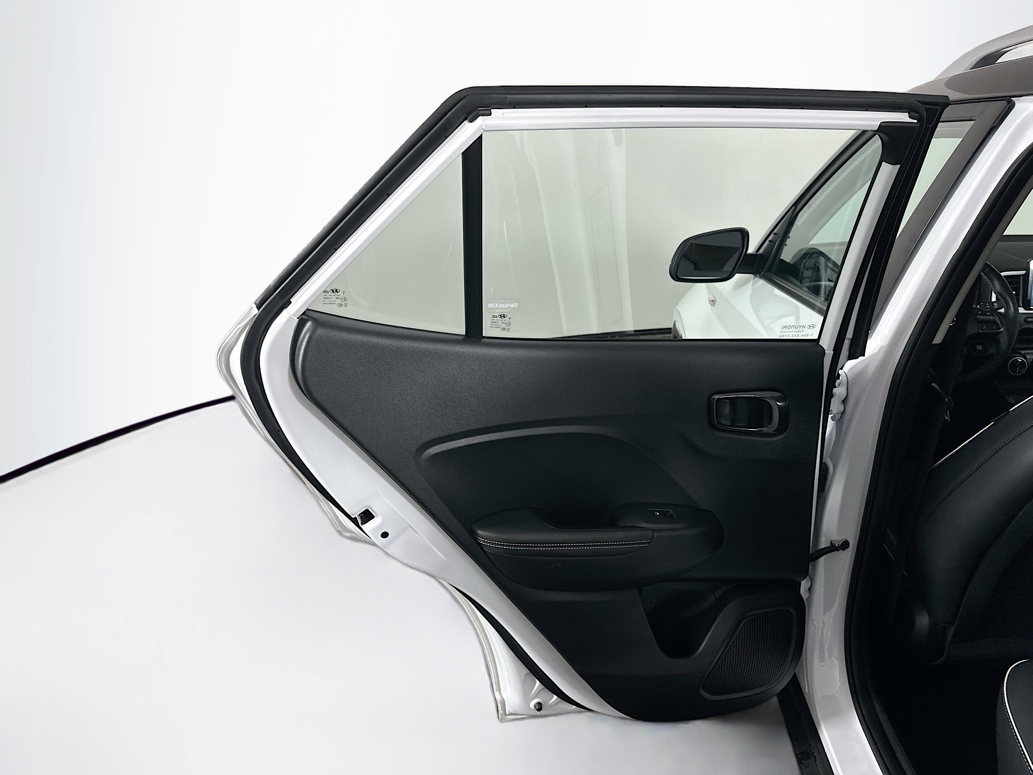 Used 2025 Hyundai Venue Limited image 27