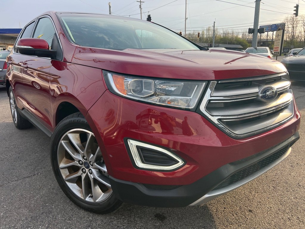 Used 2018 Ford Edge Titanium w/ Technology Package image 3