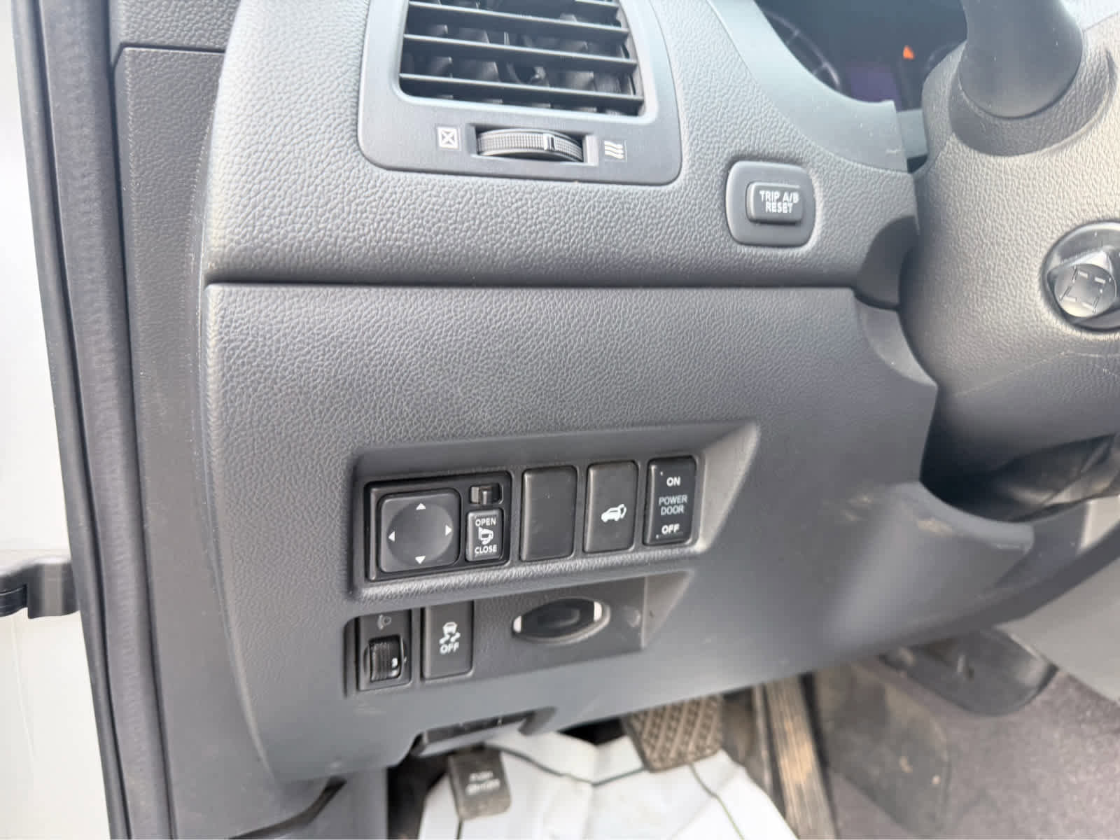 Used 2017 INFINITI QX70 AWD w/ Premium Package image 18